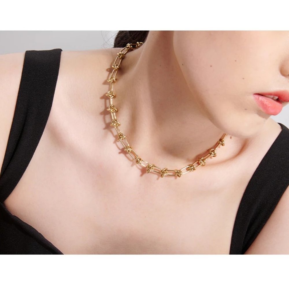 NEW 18K Gold Plated Knot Link Chain Necklace - Picture 6 of 9